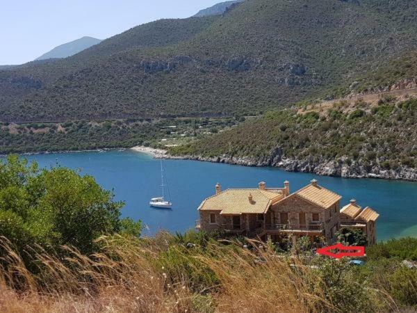 Two-Storey Mansion At The Sea Arkadiko Chorio Екстериор снимка